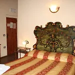 Agriturismo Pietra Rosa *