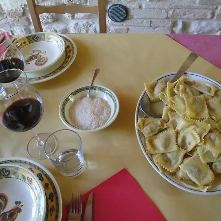 Farm stay Agriturismo Pietra Rosa Urbino